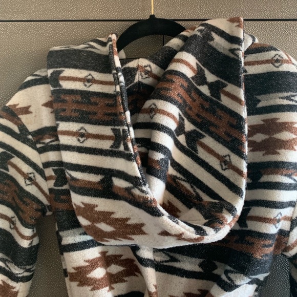 BB Dakota tie waist jacket, Small - Picture 4 of 7